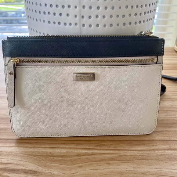 Kate Spade Wristlet - Picture 1 of 2